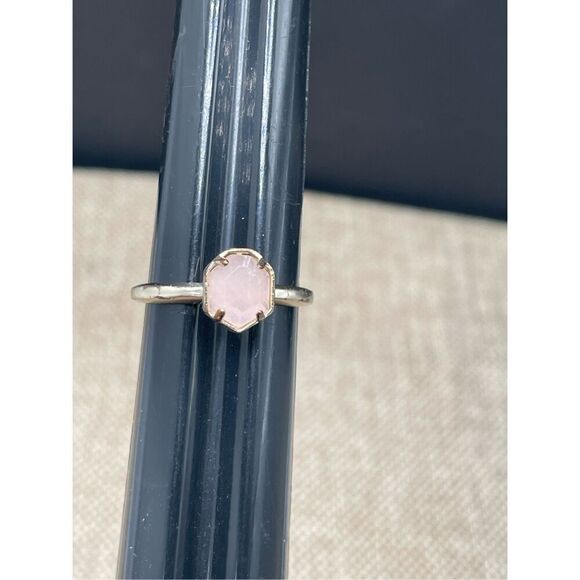 Kendra Scott Rose Quartz Ring Women’s Size 8 Gold Tone Stamped - Picture 9 of 10